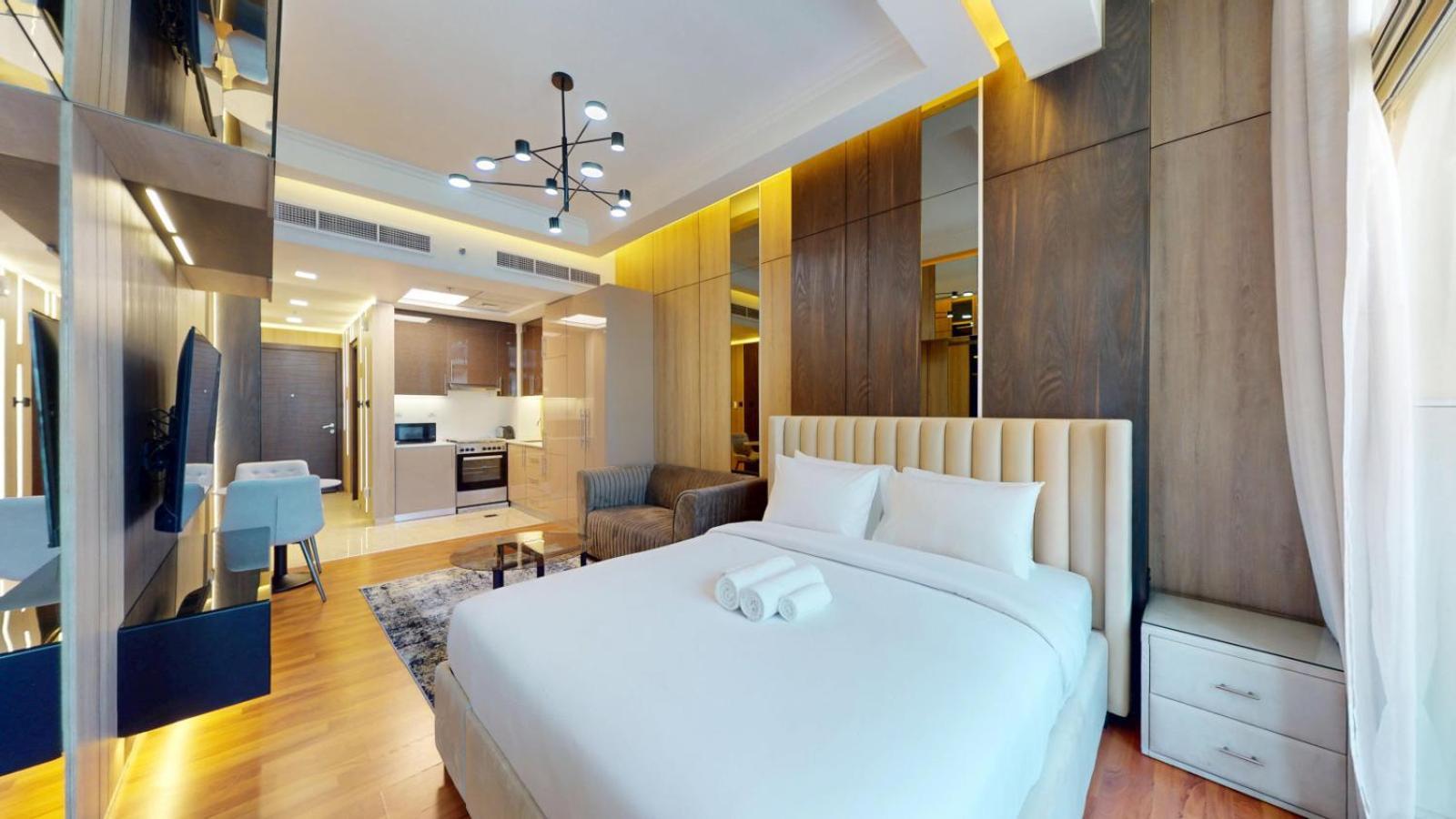Samana Greens - Fully Upgraded In Arjan Apartment *